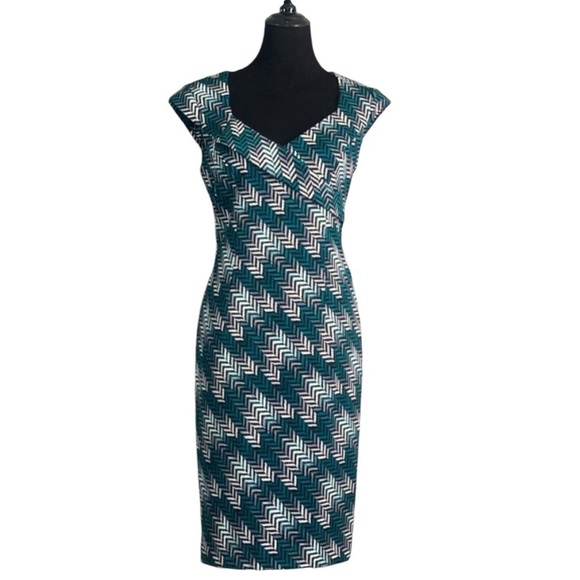 White House Black Market Dresses & Skirts - WHITE HOUSE BLACK MARKET NWOT Turquoise Chevron Print Cap Sleeve Dress Size 6